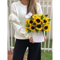 SunFlowers Hat Box Arrangement Miami Florida. Fresh Flowers Robbin Legacy 
