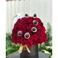 Luxury Box 100 Fresh Roses and Chocolate Covered Strawberries Miami Florida. Chocolate Covered Strawberries robbin legacy 