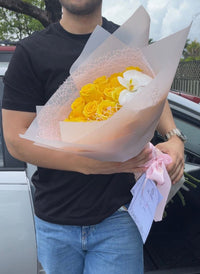 Yellow Roses Hand Bouquet Fresh Flowers Robbin Legacy 