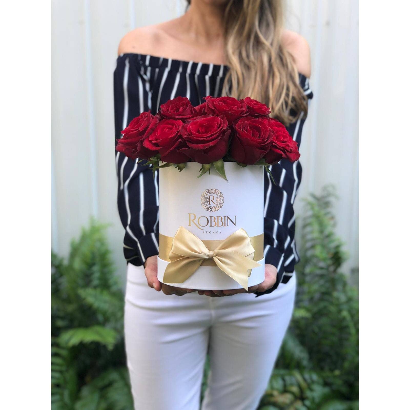 45-50 Fresh Roses Flowers Box Miami Florida. Fresh Flowers robbin legacy 