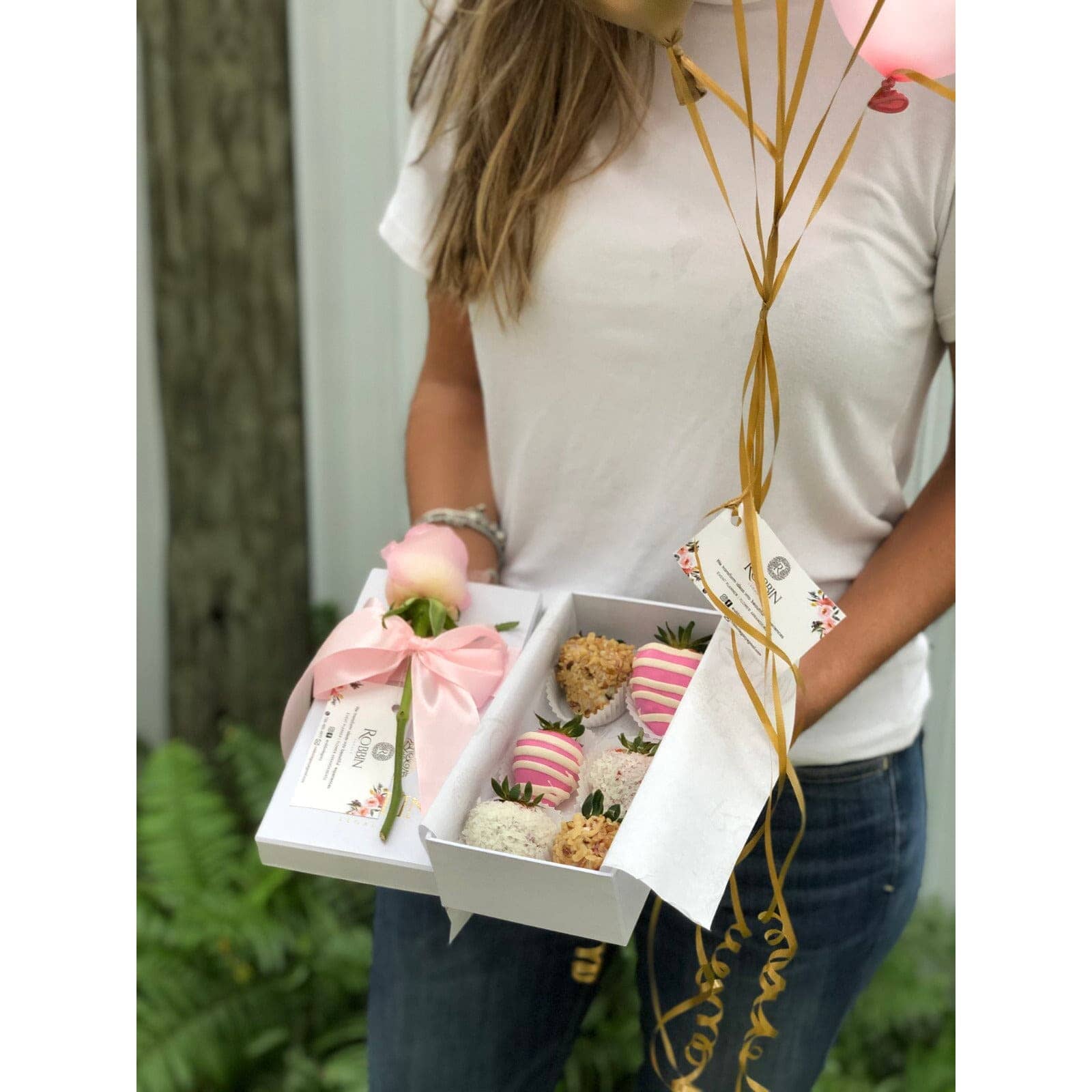 6 Chocolate Covered Strawberries Small White Box Miami Florida. Chocolate Covered Strawberries robbin legacy 