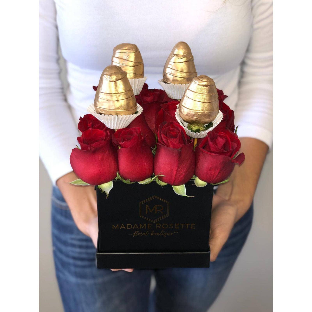 16 Fresh Roses Flowers and Chocolate Covered Strawberries Miami Florida. Chocolate Covered Strawberries robbin legacy 