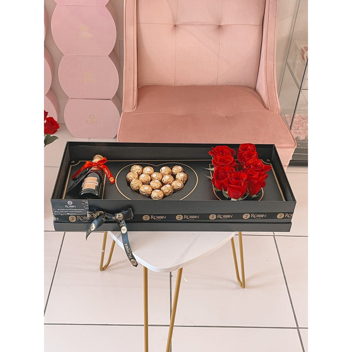 I love BOX Fresh Roses Flower and Ferrero Chocolates Miami Florida.. Fresh Flowers Robbin Legacy 