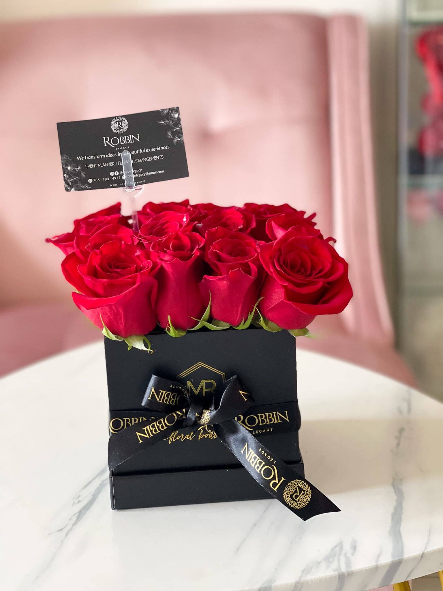 Fresh Roses flowers Medium Box Miami Florida.. Fresh Flowers Robbin Legacy 