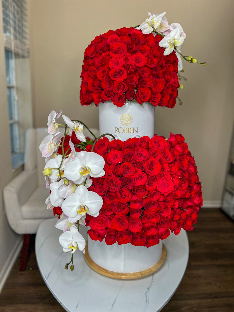 The Big Boss Miami Florida.. Fresh Flowers Robbin Legacy White 