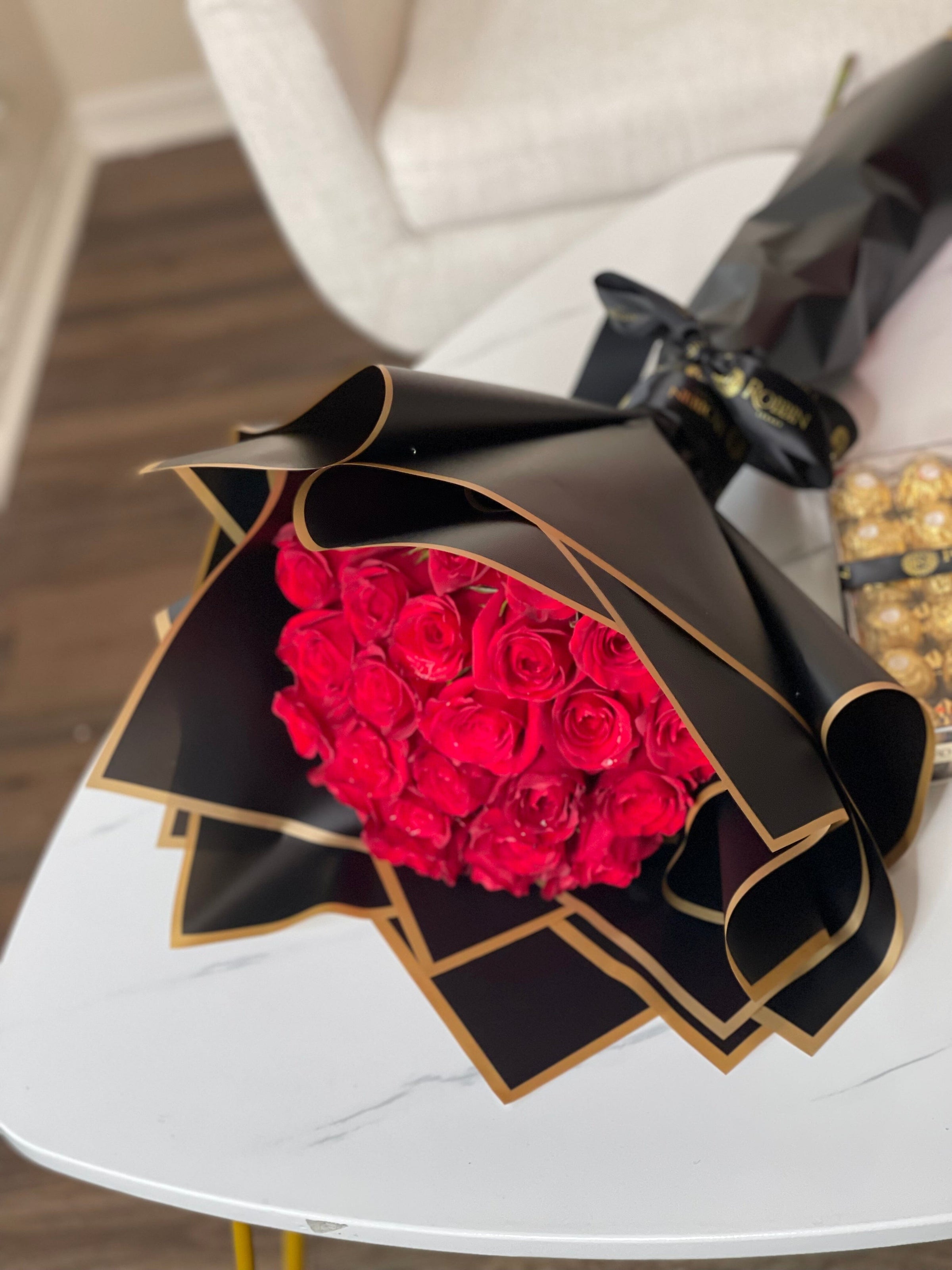 Hand Bouquet Fresh Roses Flowers Miami Florida.. Fresh Flowers Robbin Legacy 