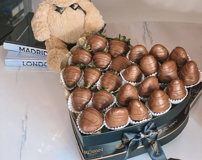 Heart Box Chocolate Covered Strawberries Miami Florida. Chocolate Covered Strawberries Robbin Legacy 