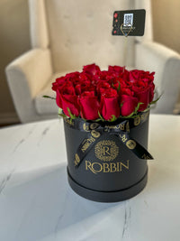 Monarca Box: Fresh Roses Flower Medium Box Arrangement Fresh Flowers robbin legacy 