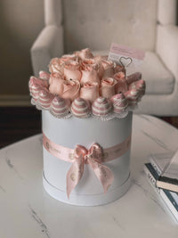 18 - 24 Fresh Roses Flowers and chocolate covered strawberries Miami Florida. Robbin Legacy 