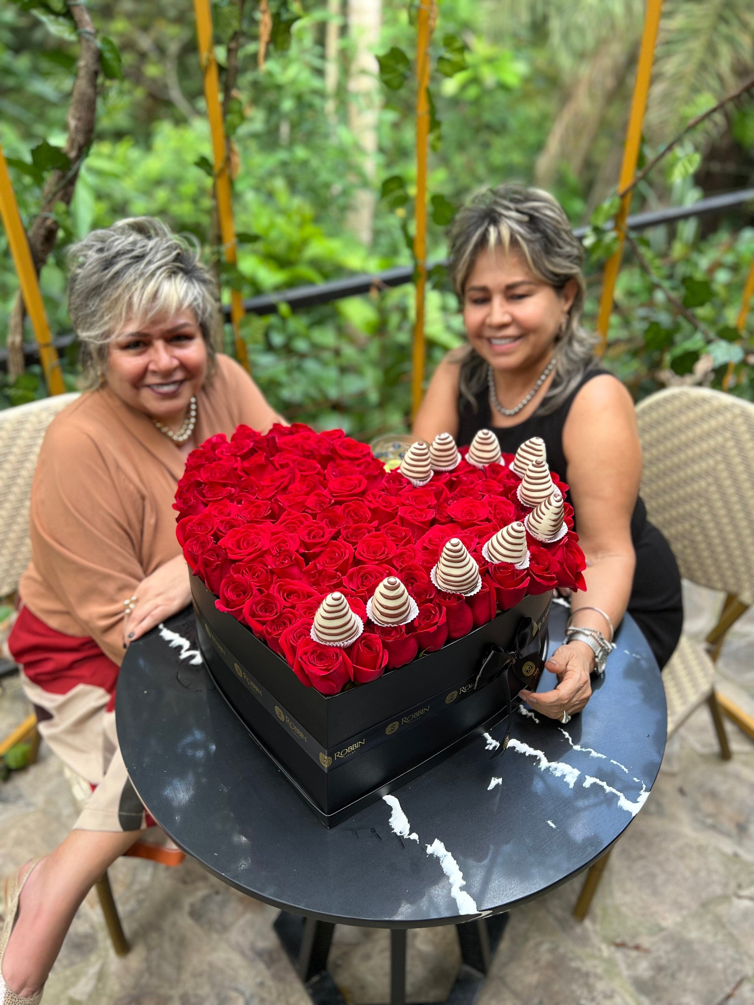 Corazón rosas y fresas con chocolate! Robbin Legacy 