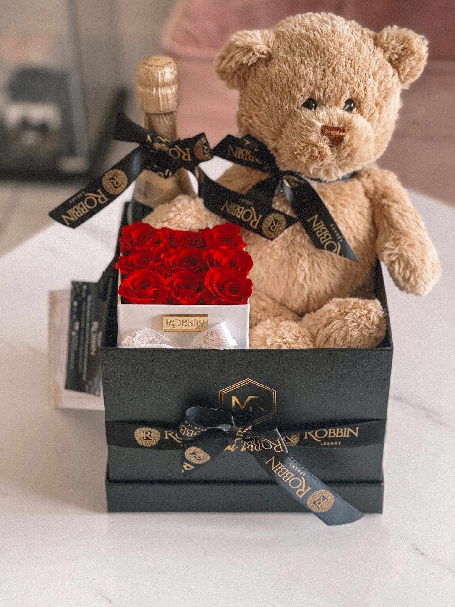 Gift Box Preserved Roses Teddy Bear and Champan Nationwide. Robbin Legacy Black/white R. Red 