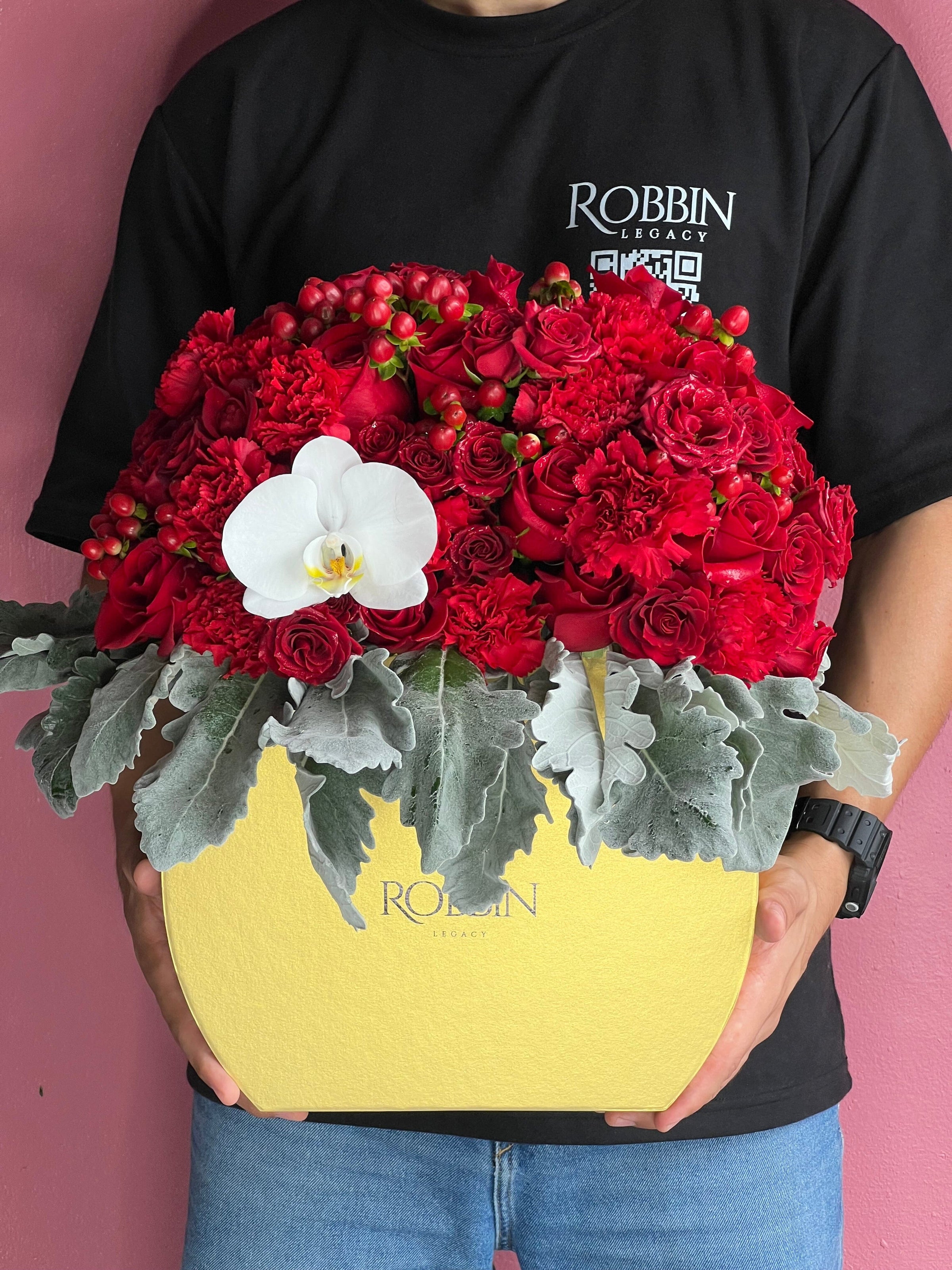 Red Velvet Fresh Flowers Luxury Box Miami Florida.. Fresh Flowers Robbin Legacy 
