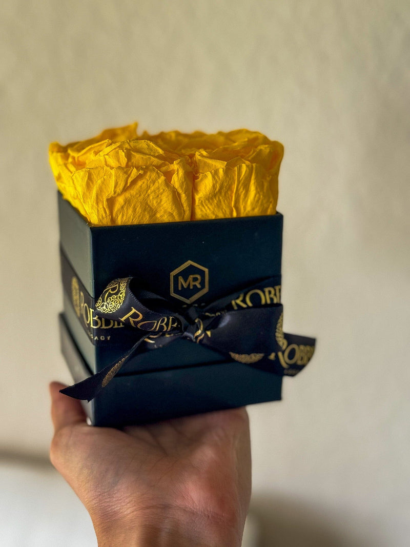 Mini Box Black Preserved Roses Miami Florida.. Robbin Legacy 