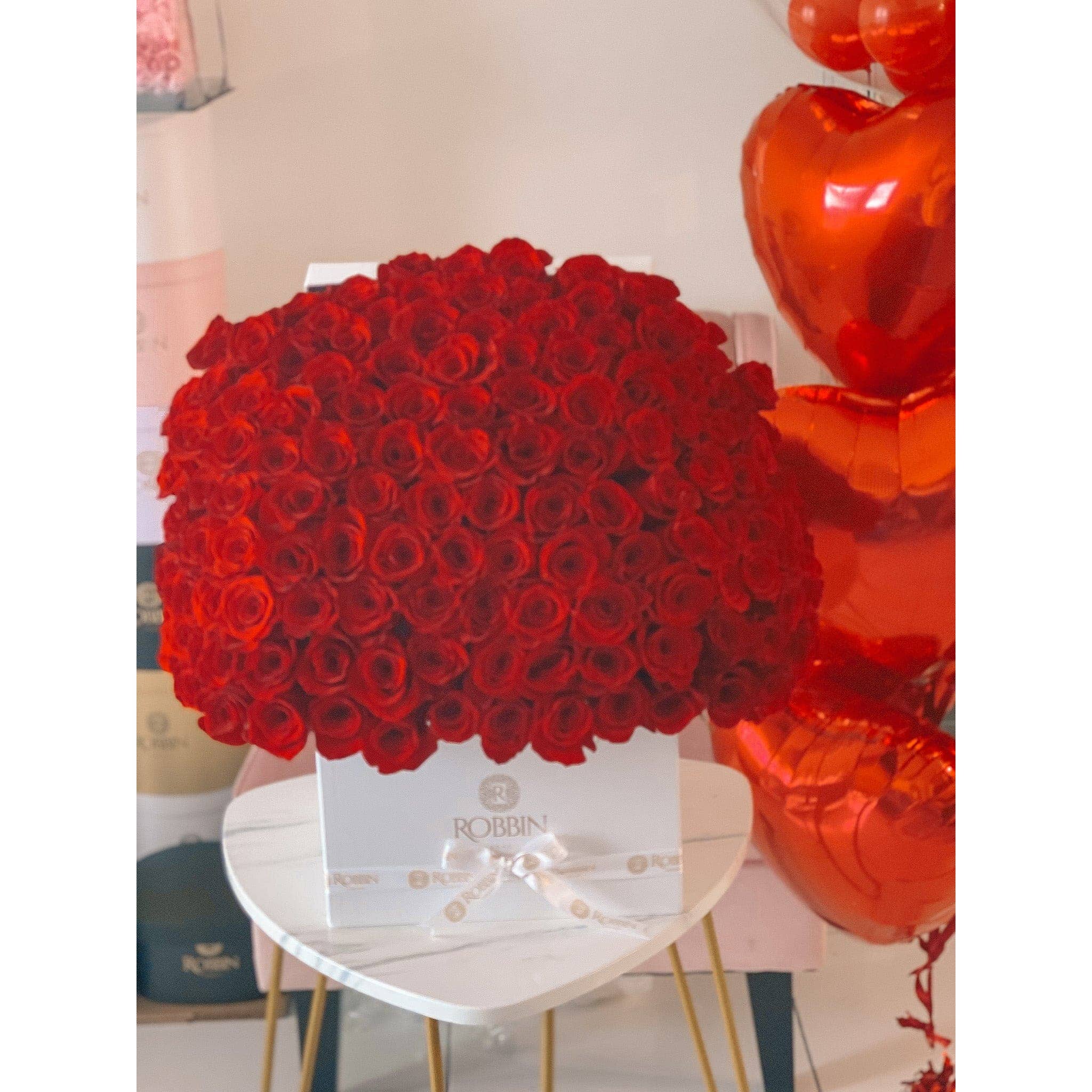 150 Fresh Roses Flowers Luxury Square Box Miami Florida.. Fresh Flowers Robbin Legacy 