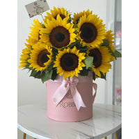 SunFlowers Hat Box Arrangement Miami Florida. Fresh Flowers Robbin Legacy 