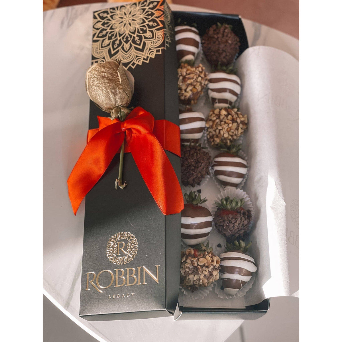 12 strawberries with chocolate covered Strawberries Plus Box Black Miami Florida. Chocolate Covered Strawberries Robbin Legacy 