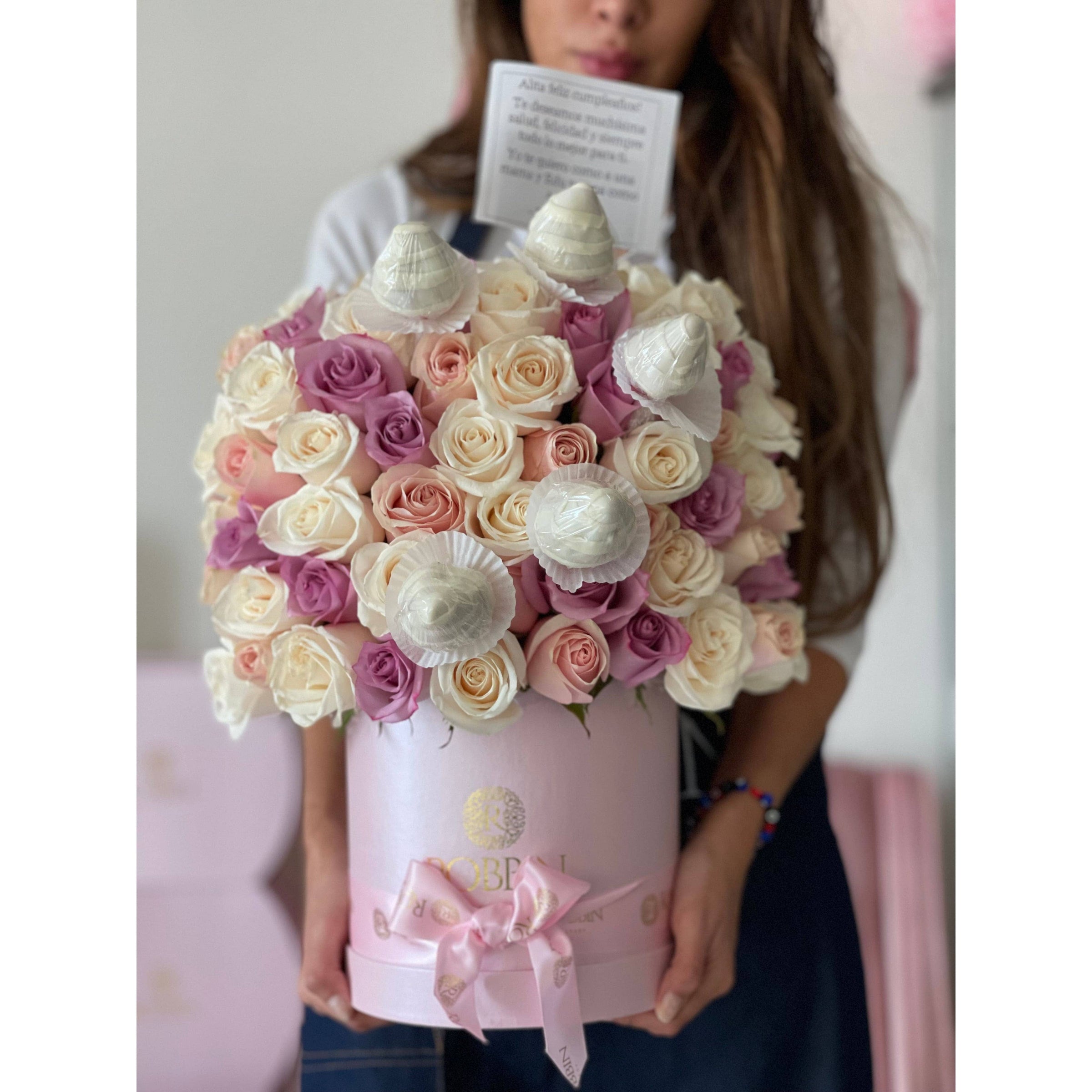100 Fresh Roses Flowers and chocolate covered strawberries Miami Florida. Chocolate Covered Strawberries Robbin Legacy 