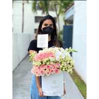 Pink and white Box Mix Fresh Roses Flowers Miami Florida. Fresh Flowers Robbin Legacy 