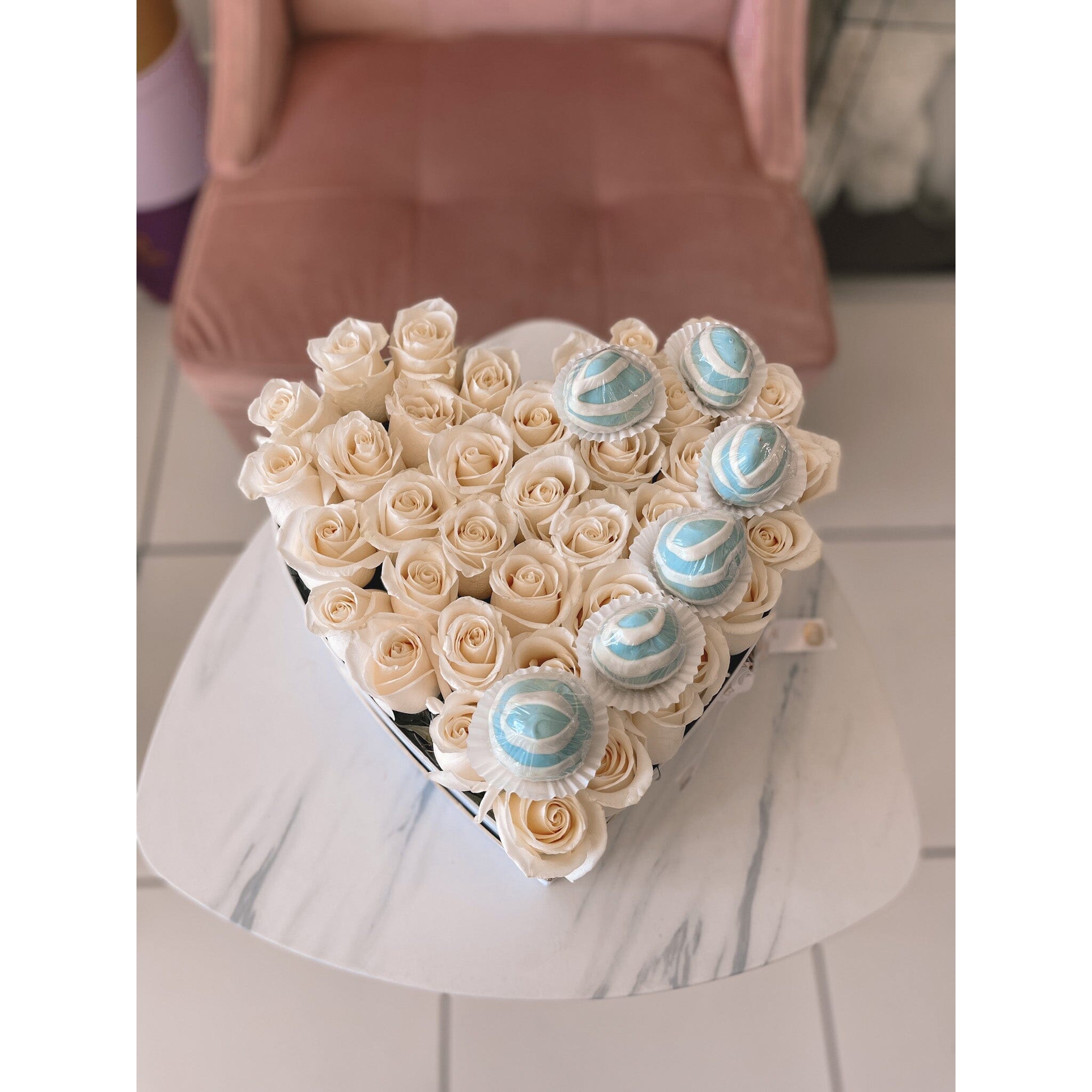 Heart Box Fresh Roses Flowers Chocolate Covered Strawberries Miami Florida. Chocolate Covered Strawberries robbin legacy White White Lightblue